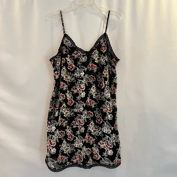 American Eagle Outfitters Dresses & Skirts - American Eagle Velvet Floral Slip Dress, Black Floral, Size L